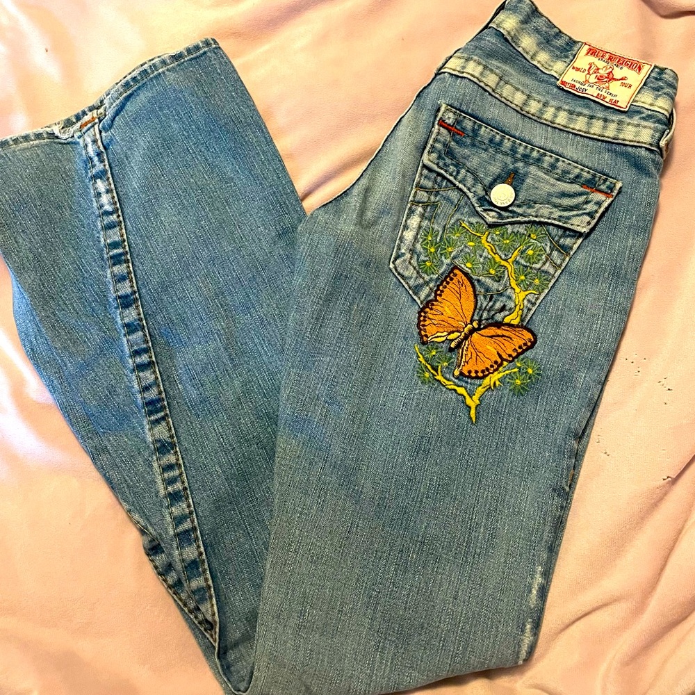 TRUE RELIGION JOEY JEANS WITH EMBROIDERY OF BUTTERFLY W/ tree.